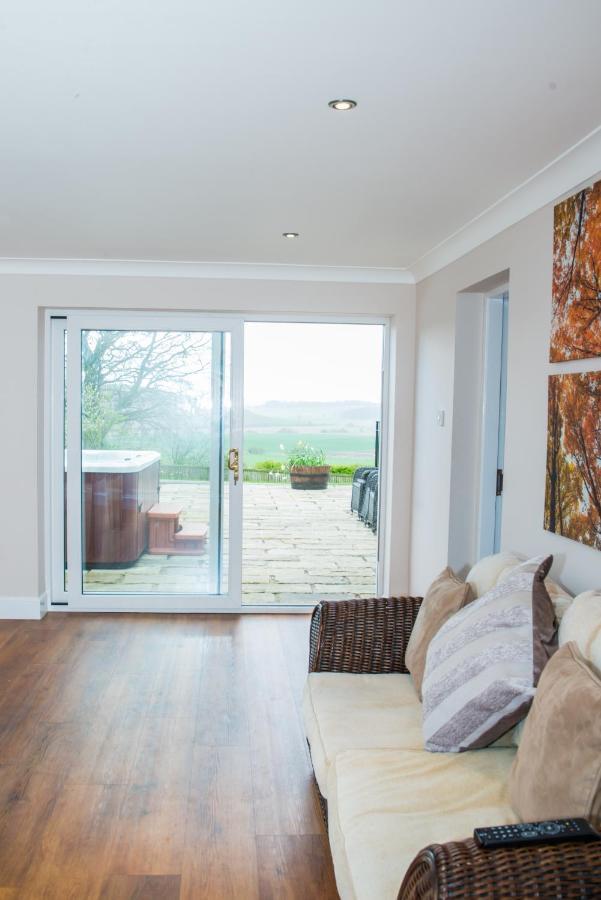 Balmeadowside Farmhouse With Hot Tub Cupar Exterior photo
